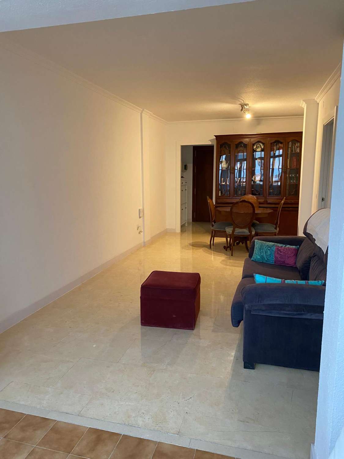 SE ALQUILA POR LARGA TEMPORADA BONITO APARTAMENTO EN MALAGA