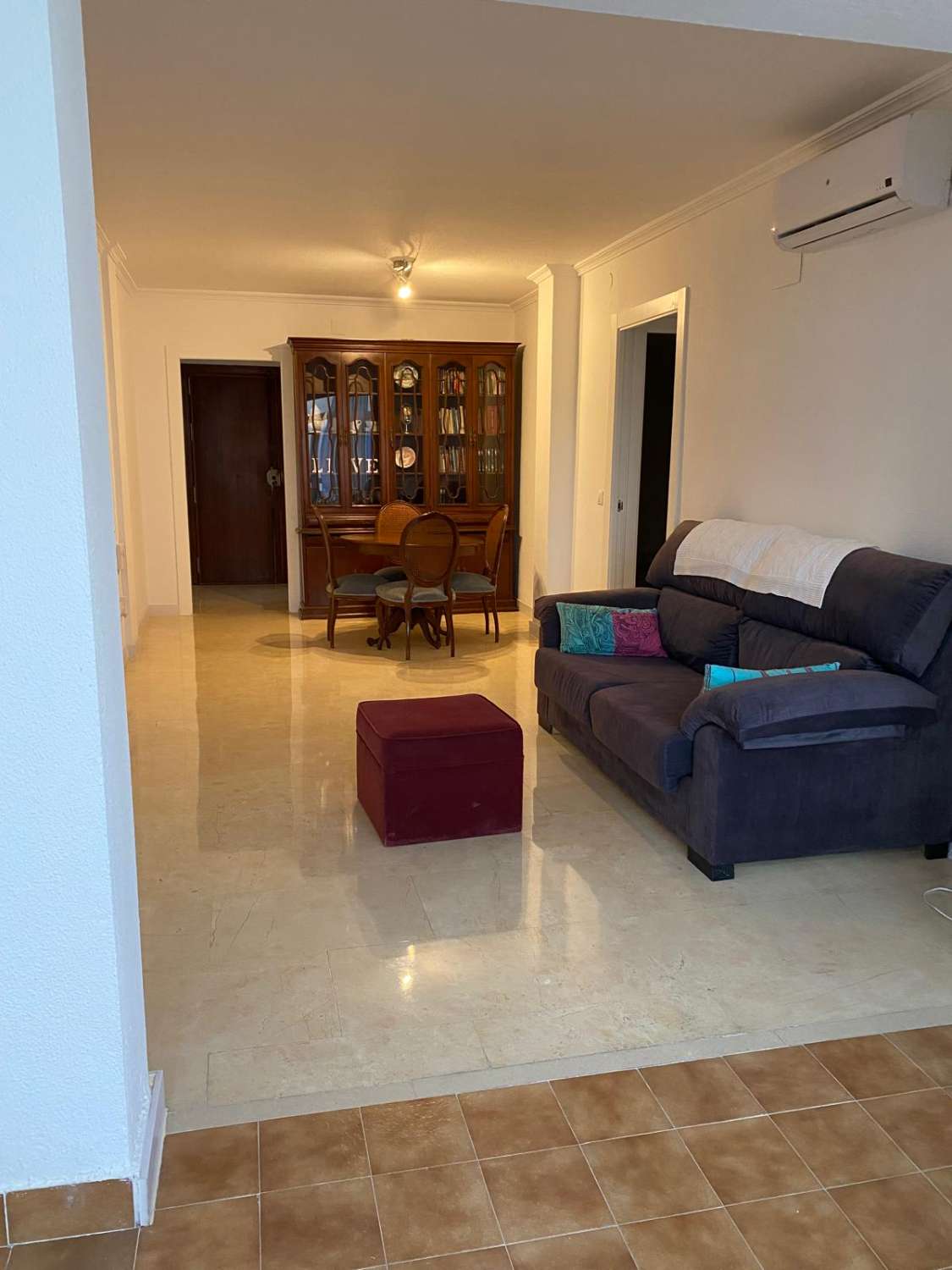 SE ALQUILA POR LARGA TEMPORADA BONITO APARTAMENTO EN MALAGA