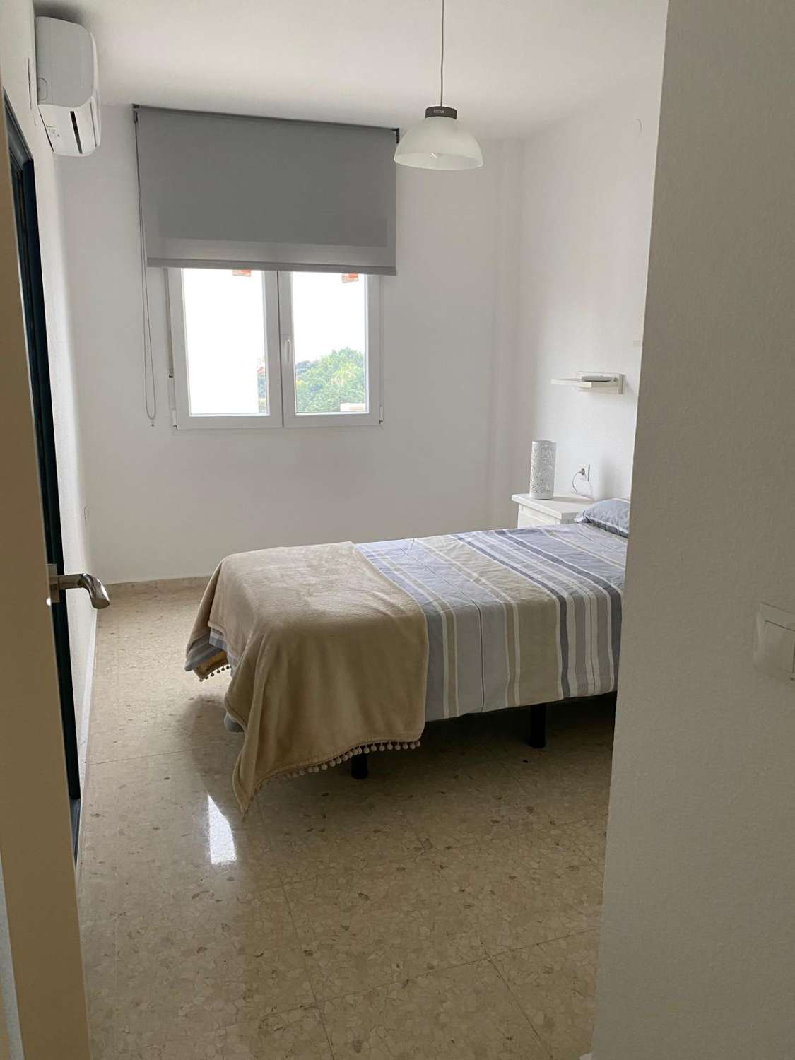 SE ALQUILA POR LARGA TEMPORADA BONITO APARTAMENTO EN MALAGA