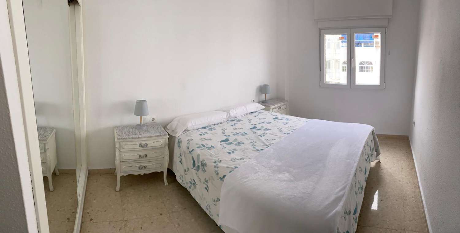 SE ALQUILA POR LARGA TEMPORADA BONITO APARTAMENTO EN MALAGA