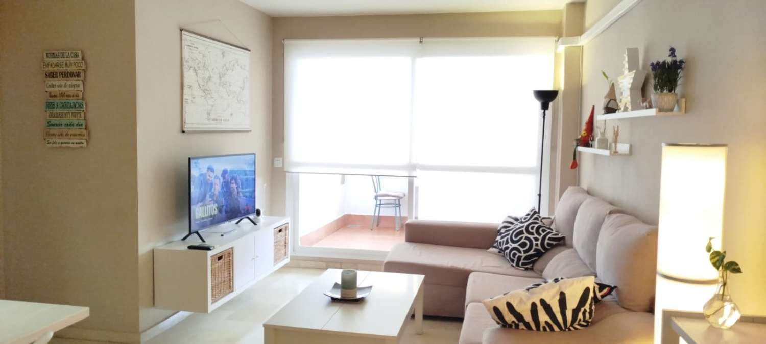 Se vende bonito apartamento con vistas al mar  en Benalmadena al lado del  Parque de la Paloma