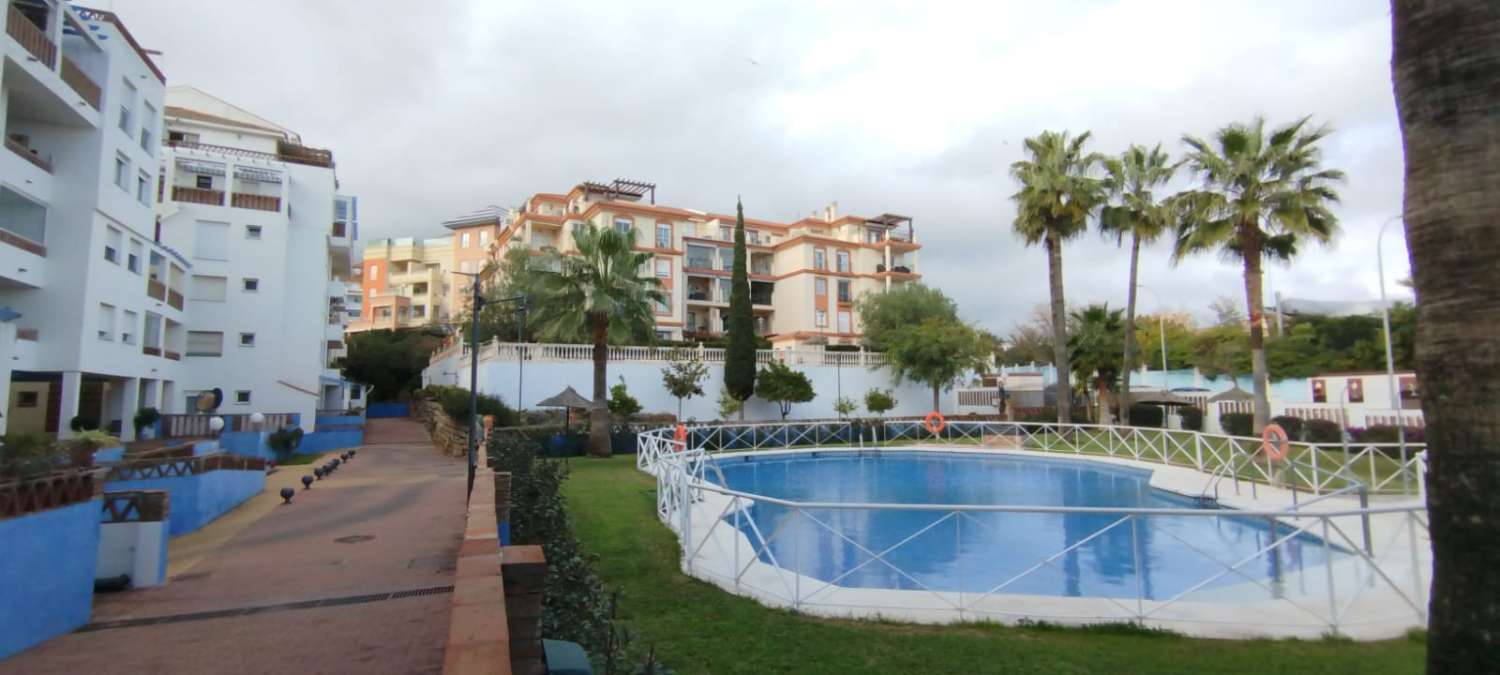 Se vende bonito apartamento con vistas al mar  en Benalmadena al lado del  Parque de la Paloma