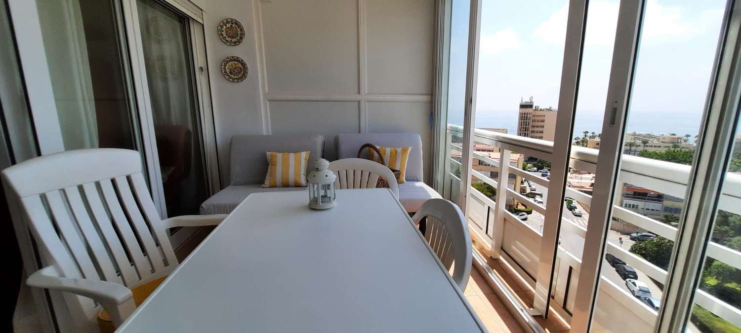 MEDIA TEMPORADA . SE ALQUILA DESDE AHORA  HASTA 31.12.25  BONITO APARTAMENTO  CON VISTAS AL MAR EN LA CARIHUELA