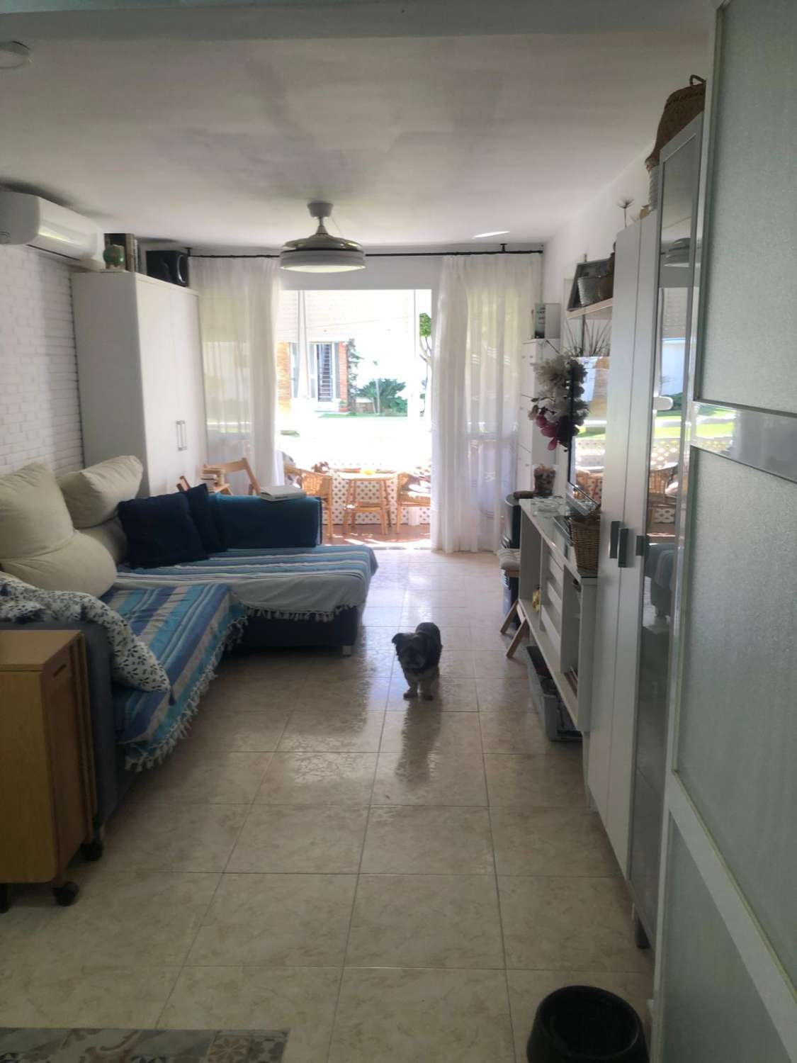 SE VENDE BONITO APARTAMENTO REFORMADO ENFRENTE DE LA PLAYA EN BENALMADENA