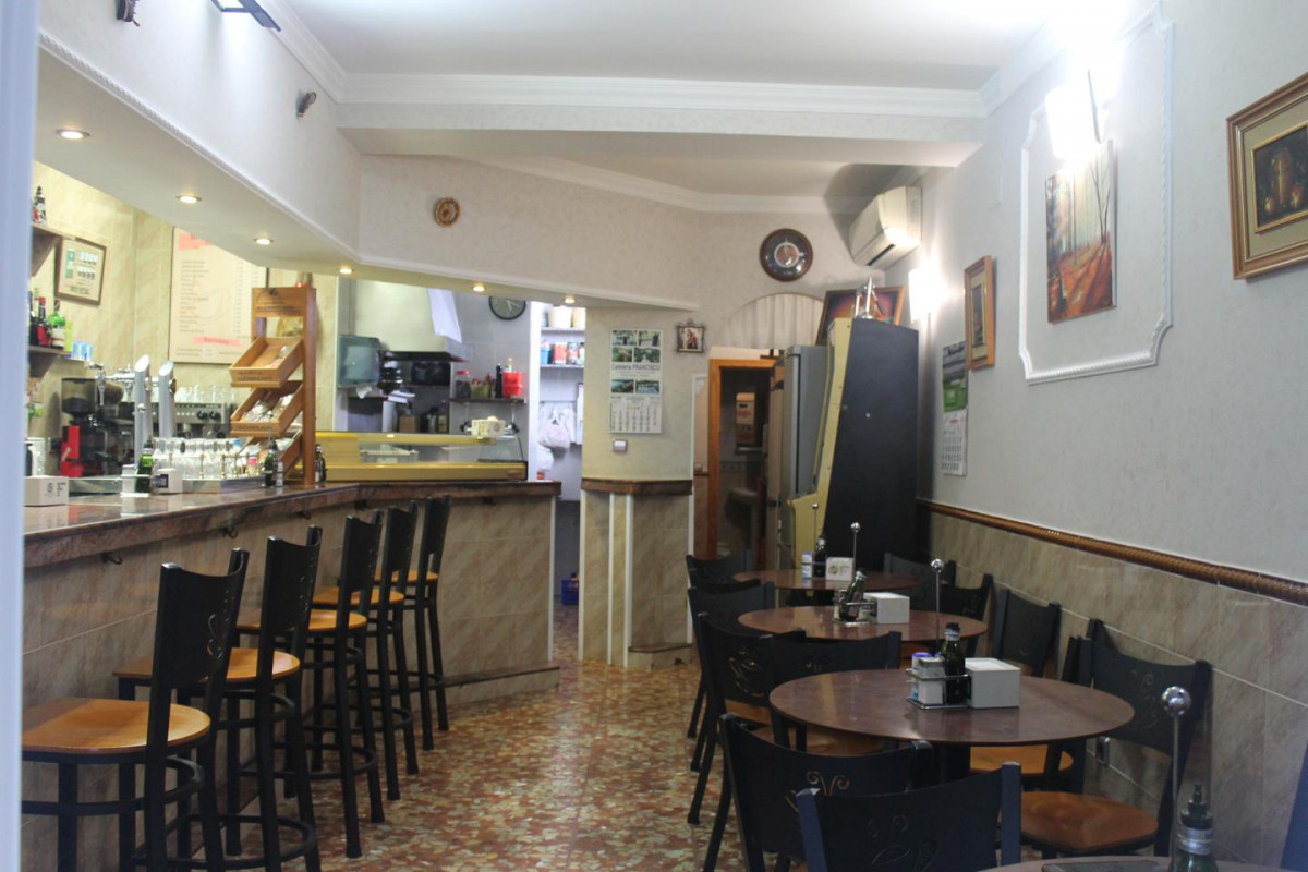 LOCAL FOR SALE IN ARROYO DE LA MIEL.