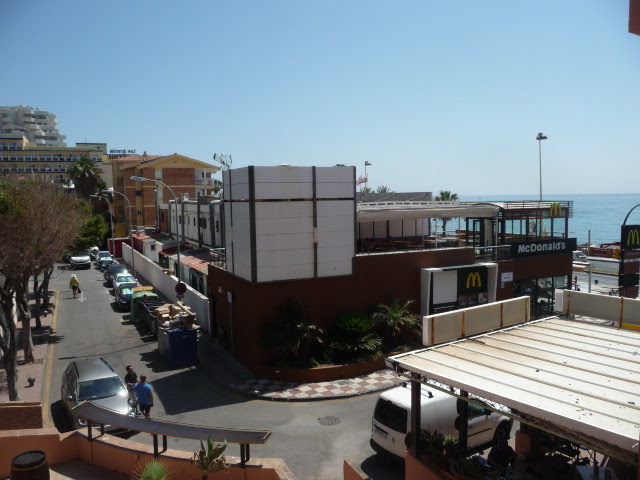 Te huur MIDDEN SEIZOEN van 01.9.24-30.06.25 APPARTEMENT OP 1E LIJN VAN HET STRAND MET UITZICHT OP ZEE IN BENALMÁDENA.