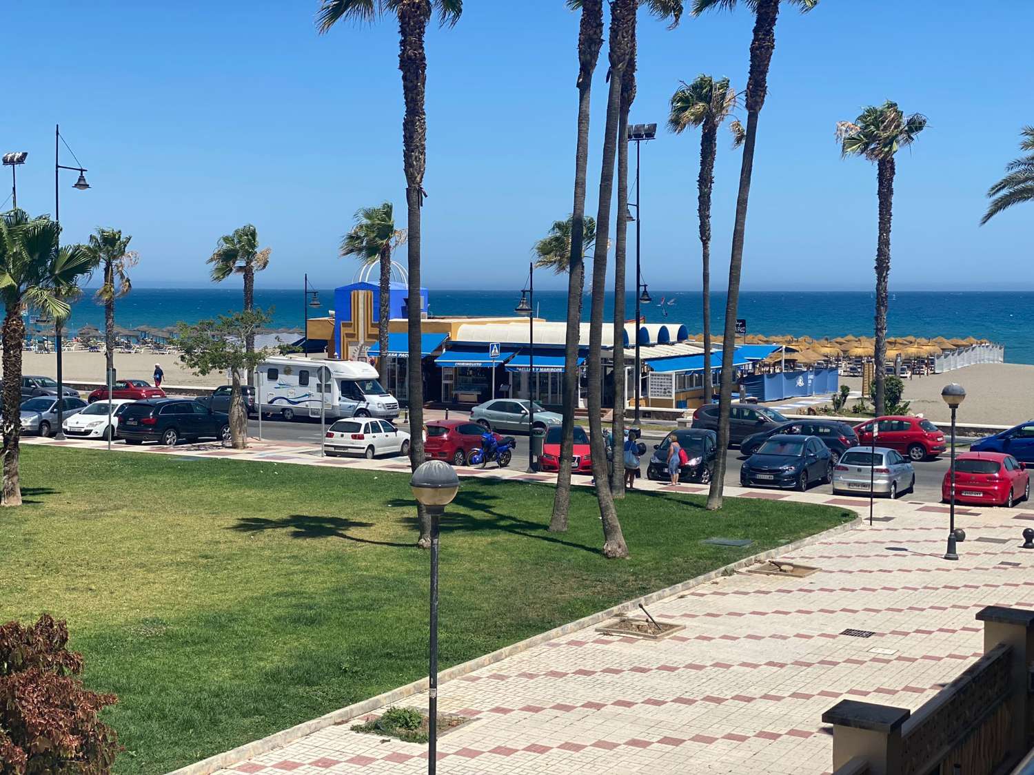 Huur MIDDEN SEIZOEN van 8/09/24 tot 8/6/25 mooi appartement op de 1e lijn van het strand in Los Alamos.