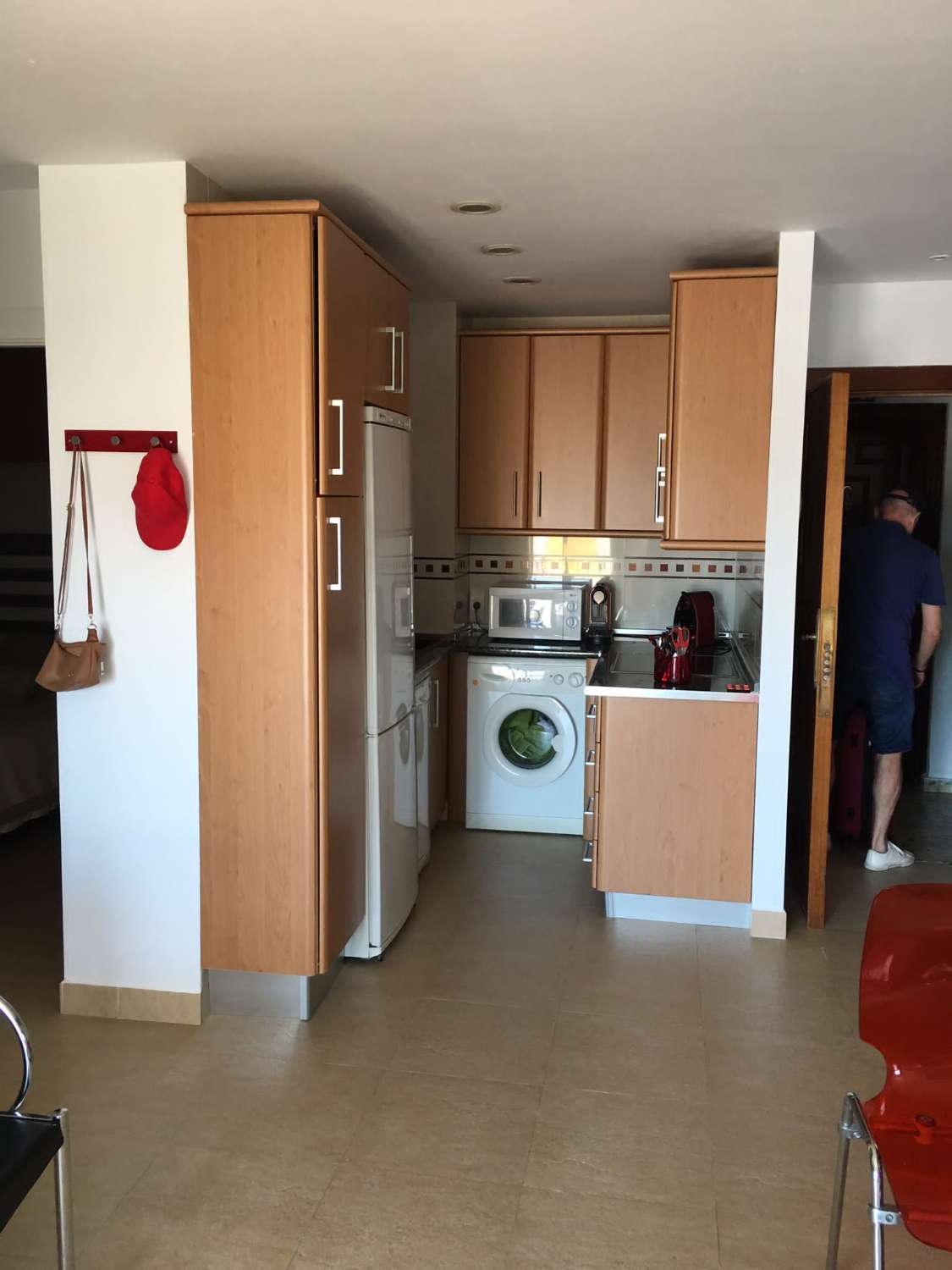 Het wordt verhuurd HALF SEIZOEN van 17-1-25-31.5. 25 en van 01.10.25-31.5.26 Mooi appartement met uitzicht op zee in La Carihuela (Torremolinos)