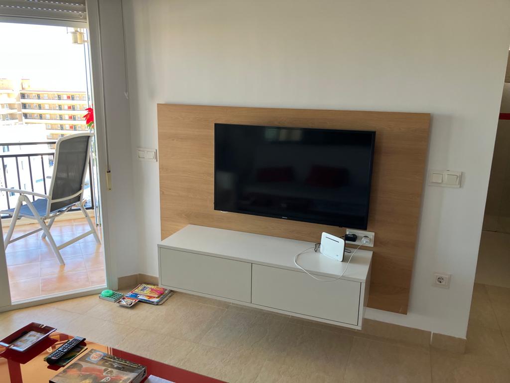 Het wordt verhuurd HALF SEIZOEN van 17-1-25-31.5. 25 en van 01.10.25-31.5.26 Mooi appartement met uitzicht op zee in La Carihuela (Torremolinos)